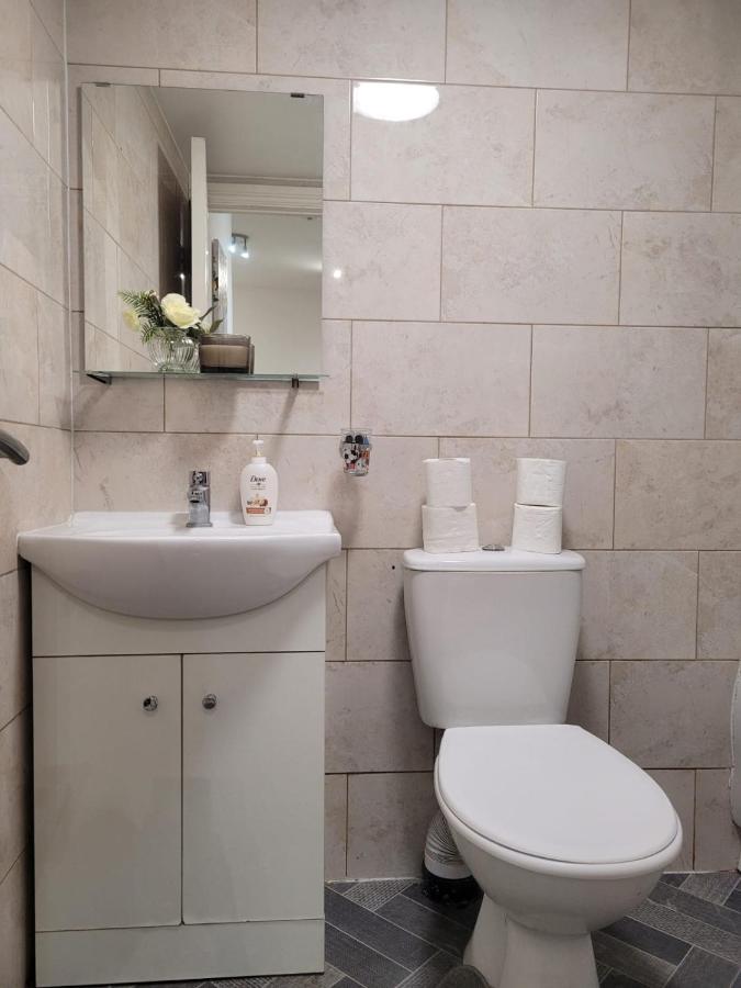 Canary Wharf Apartments Лондон Экстерьер фото